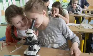 Czy nauczyciel biologii może uczyć przyrody? Poznaj kluczowe wymagania