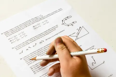Jak uczyć się fizyki na studiach i uniknąć trudności w nauce