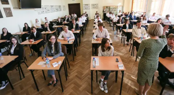 Ile trwa matura rozszerzona z biologii? Sprawdź, by nie stracić czasu