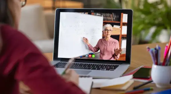 Od kiedy zaczęło się zdalne nauczanie i jak wpłynęło na edukację?