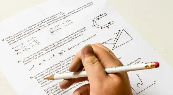 Jak uczyć się fizyki na studiach i uniknąć trudności w nauce